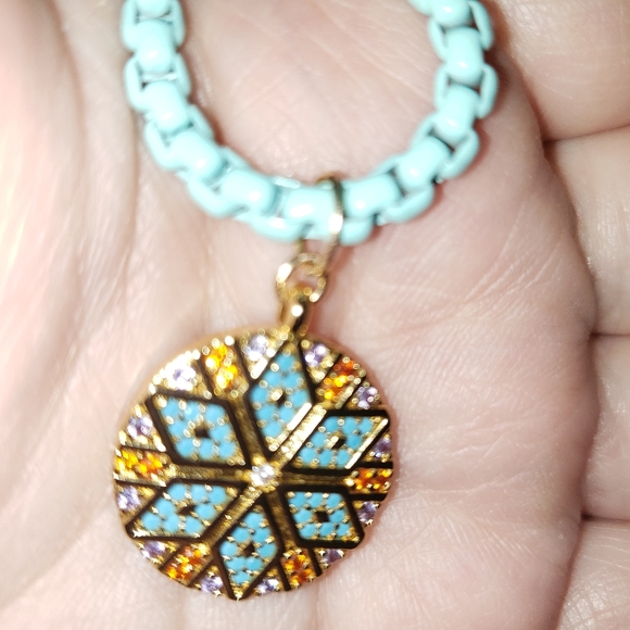 Fun and Funky or Glitz and Glam. I would love to create a piece unique to you. - Picture 10 of 11